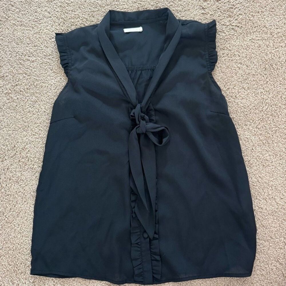 Tulle | Ruffled Black Sleeveless Blouse | Size: L | EUC